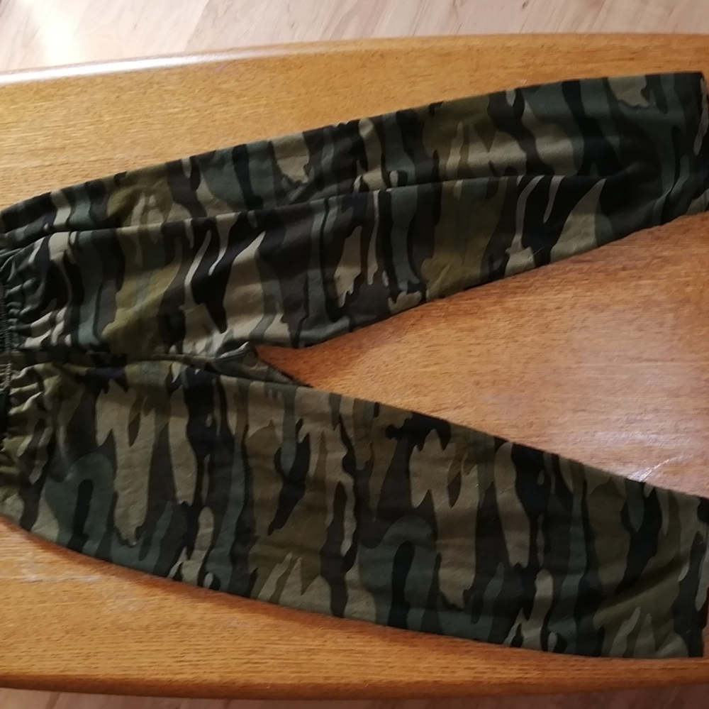 Soft camo pants💚 - Picture 1 of 1